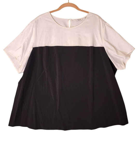 Liz Claiborne Tops - Liz Claiborne Black and White Colorblock Short Sleeve Top